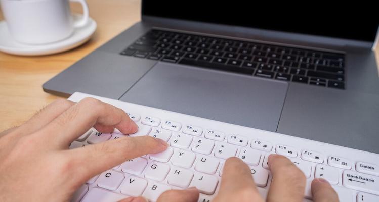 探索电脑网页全屏功能（便捷浏览体验的新方式）