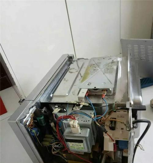 轻松解决室内空调漏水问题（15招教你快速处理室内空调漏水）