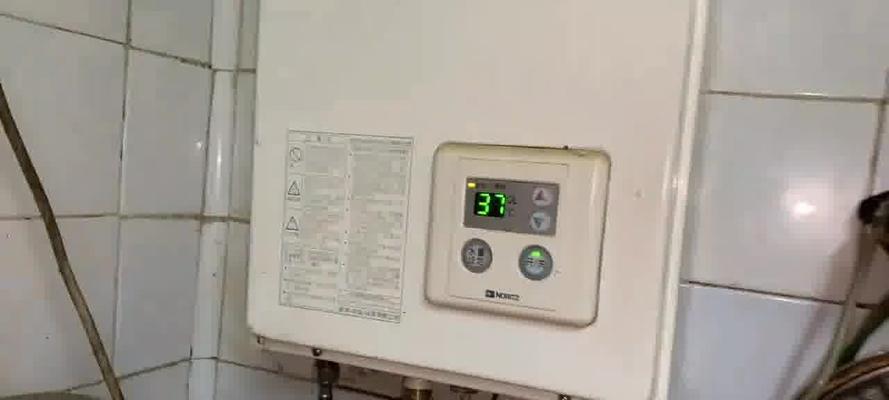 解决显示器黄灯闪烁的问题（探索原因）