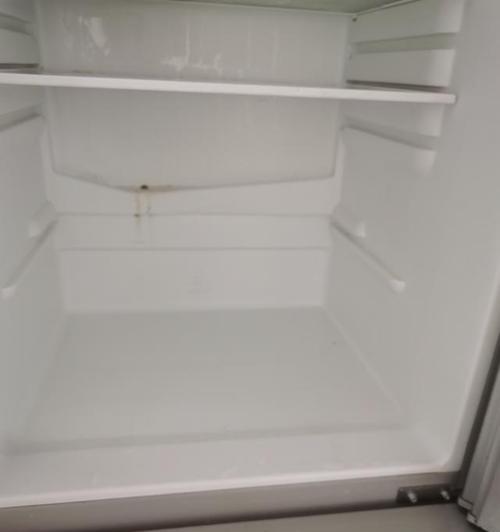 冰箱结冰的原因及处理方法（解决家用冰箱结冰问题的实用技巧）