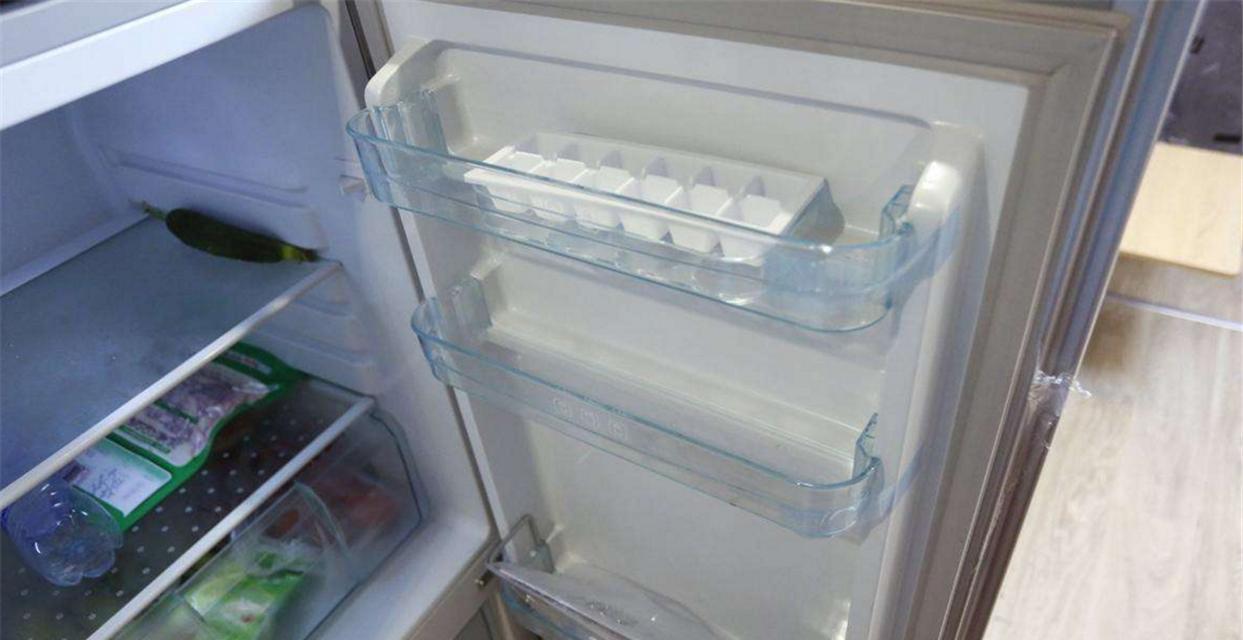 夏日冰柜解暑利器（以冰柜为中心的夏季清凉攻略）